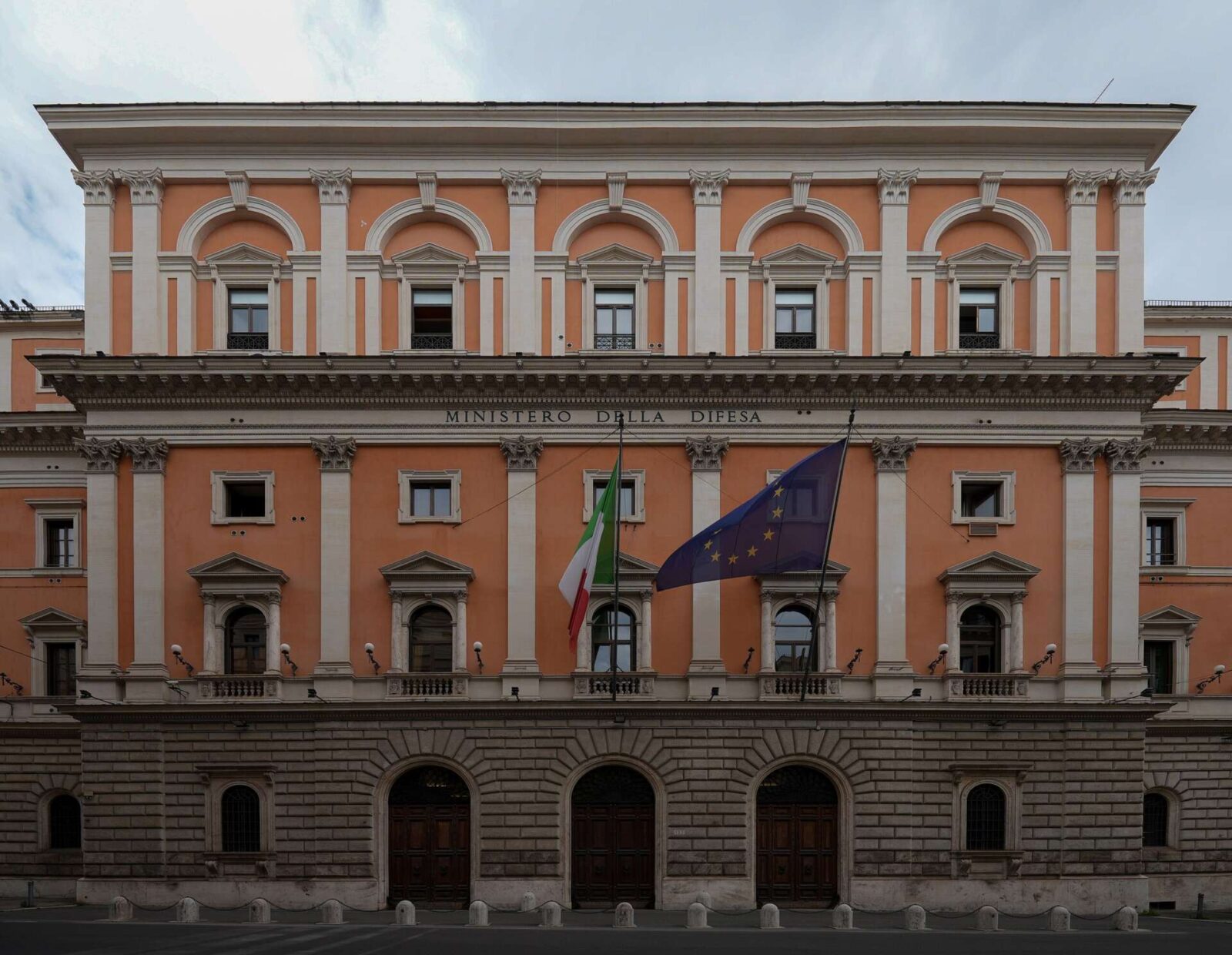 vannacci arriva a roma e gli notificano linchiesta interna Difesa Magazine