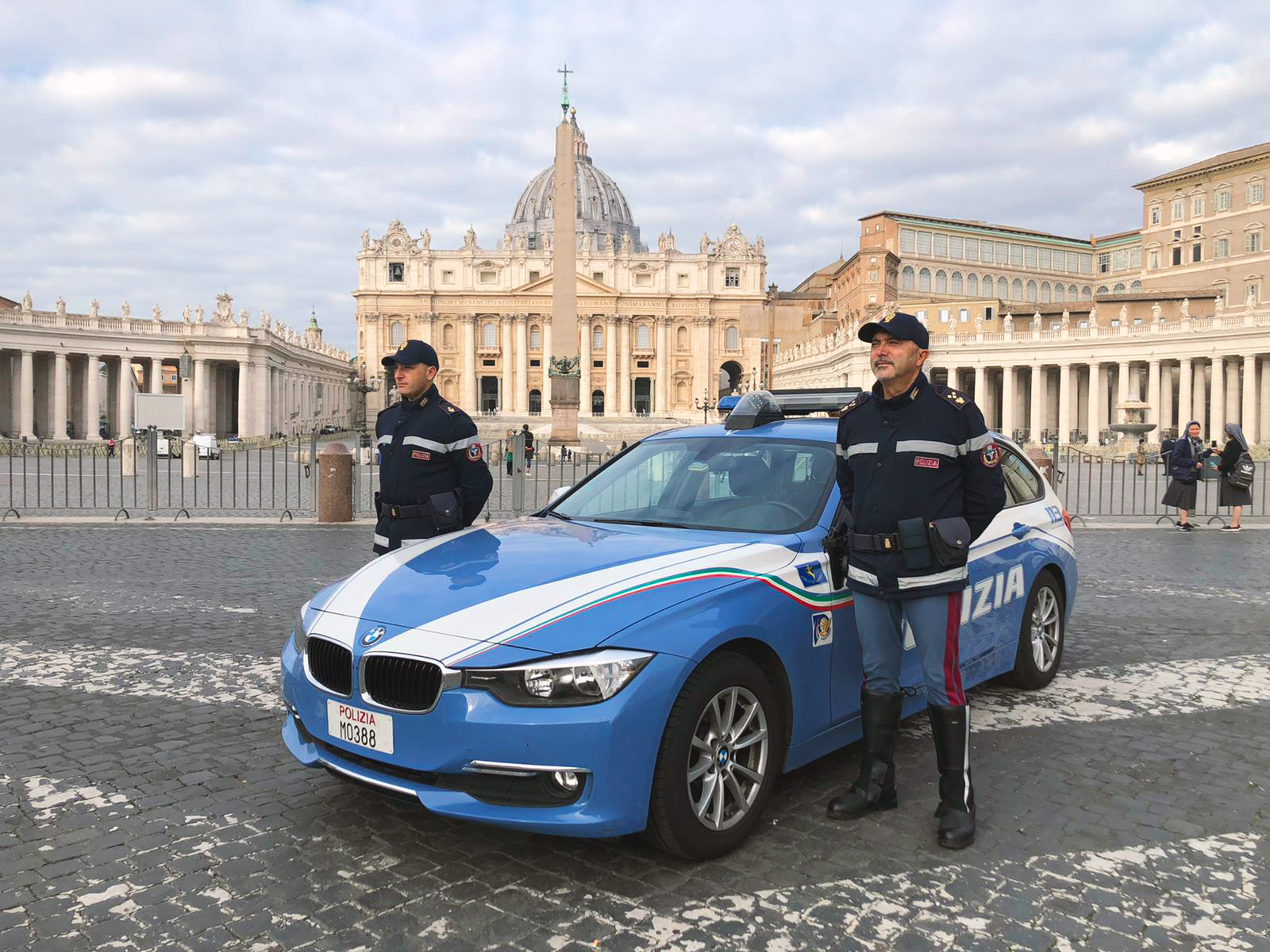 paura a san pietro disarmato uomo con coltello 2 Difesa Magazine