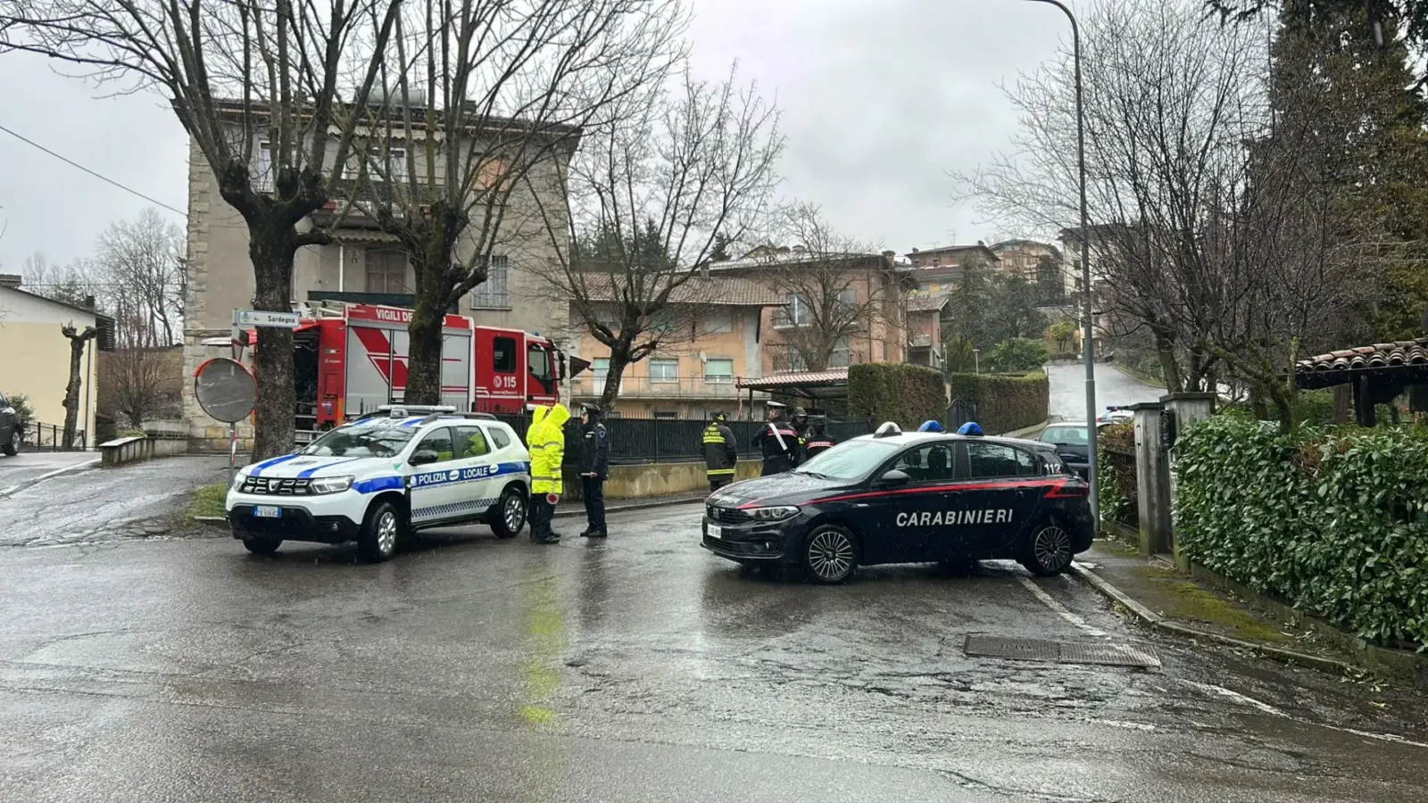 ex carabiniere barricato in casa