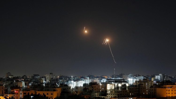 iniziato attacco su israele decine di aerei pronti a decollare Difesa Magazine