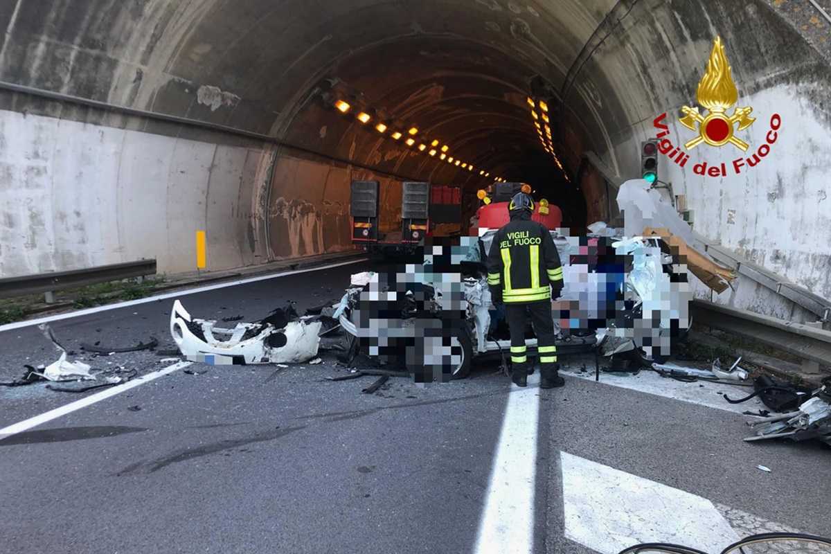 Tragedia a Palermo, giovane carabiniere muore in uno scontro frontale