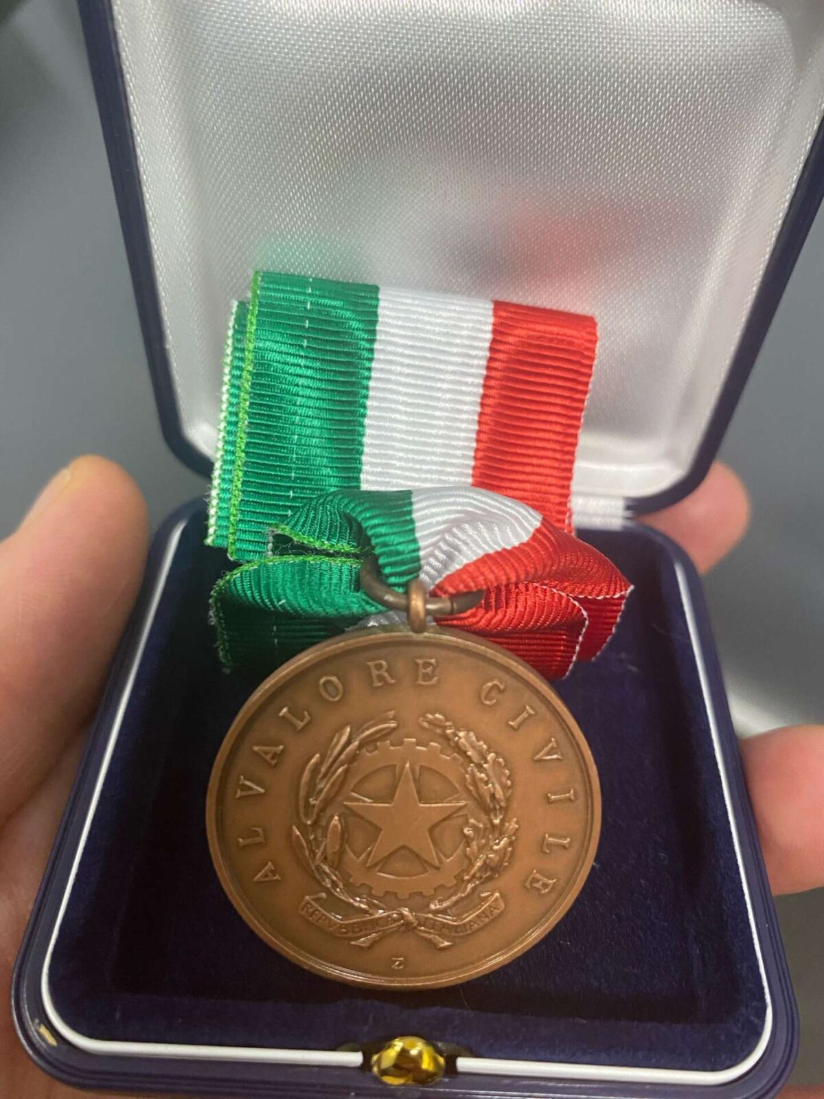 Un giusto tributo per un atto di valore 1 un giusto tributo per un atto di valore Difesa Magazine