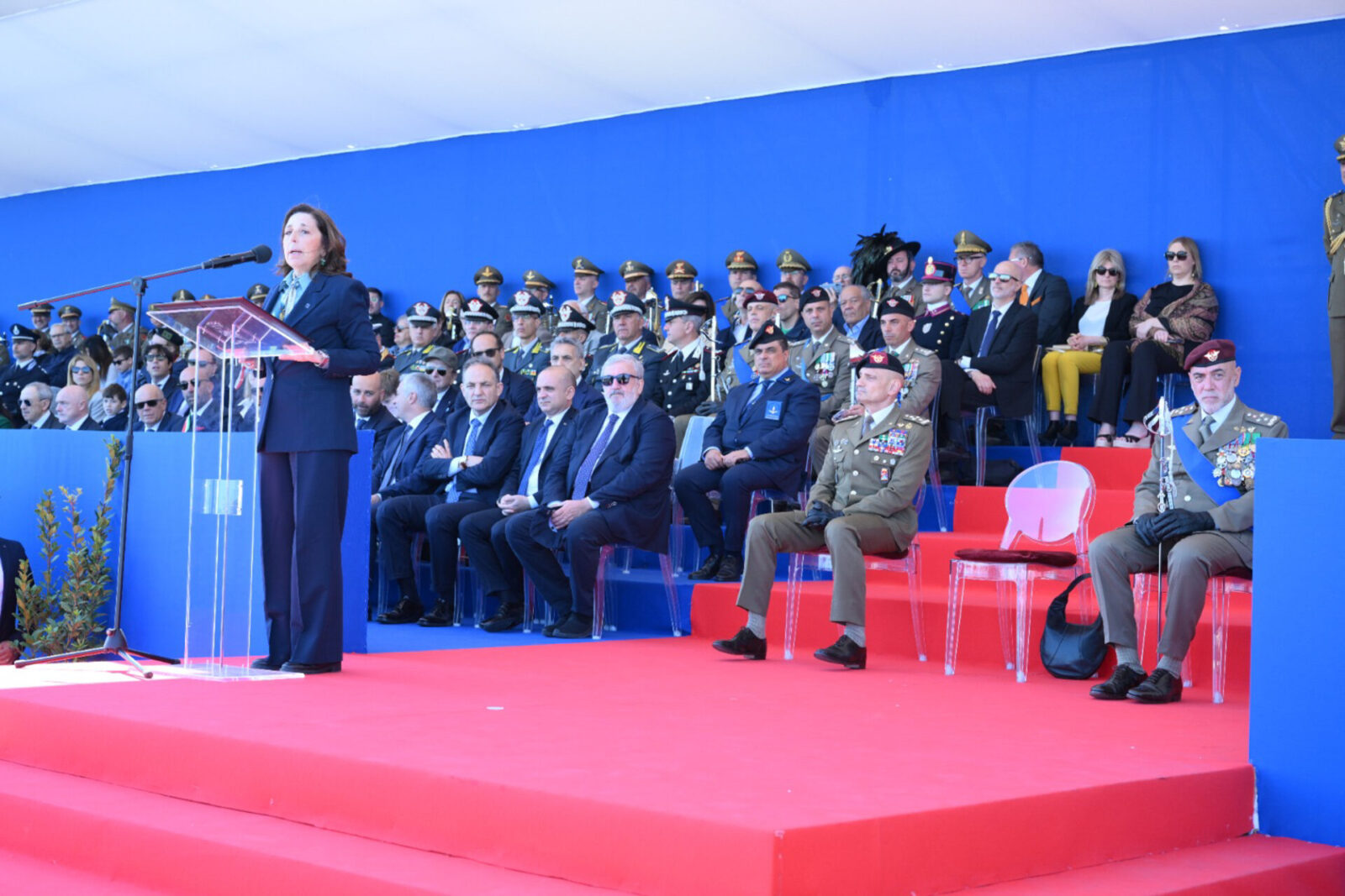 164esimo dell'esercito, un successo la cerimonia a Bari 4 164esimo dellesercito un successo la cerimonia a bari 3 Difesa Magazine