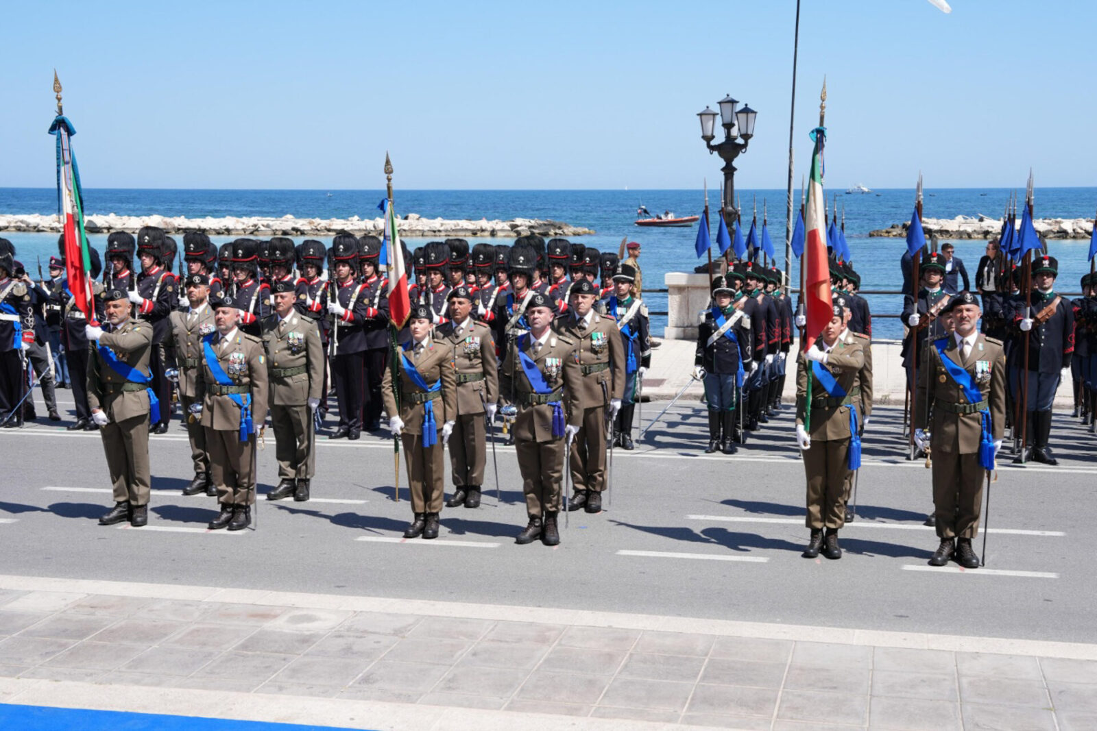 164esimo dell'esercito, un successo la cerimonia a Bari 6 164esimo dellesercito un successo la cerimonia a bari 5 Difesa Magazine