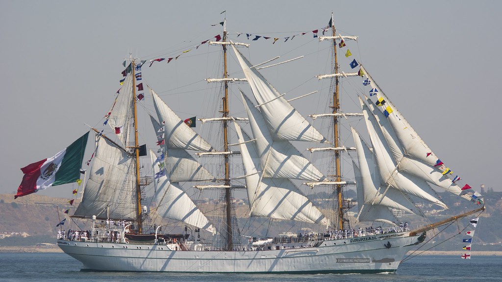 Amerigo Vespucci messicana va a sbattere contro il ponte di Brooklyn 1 Nave messicana