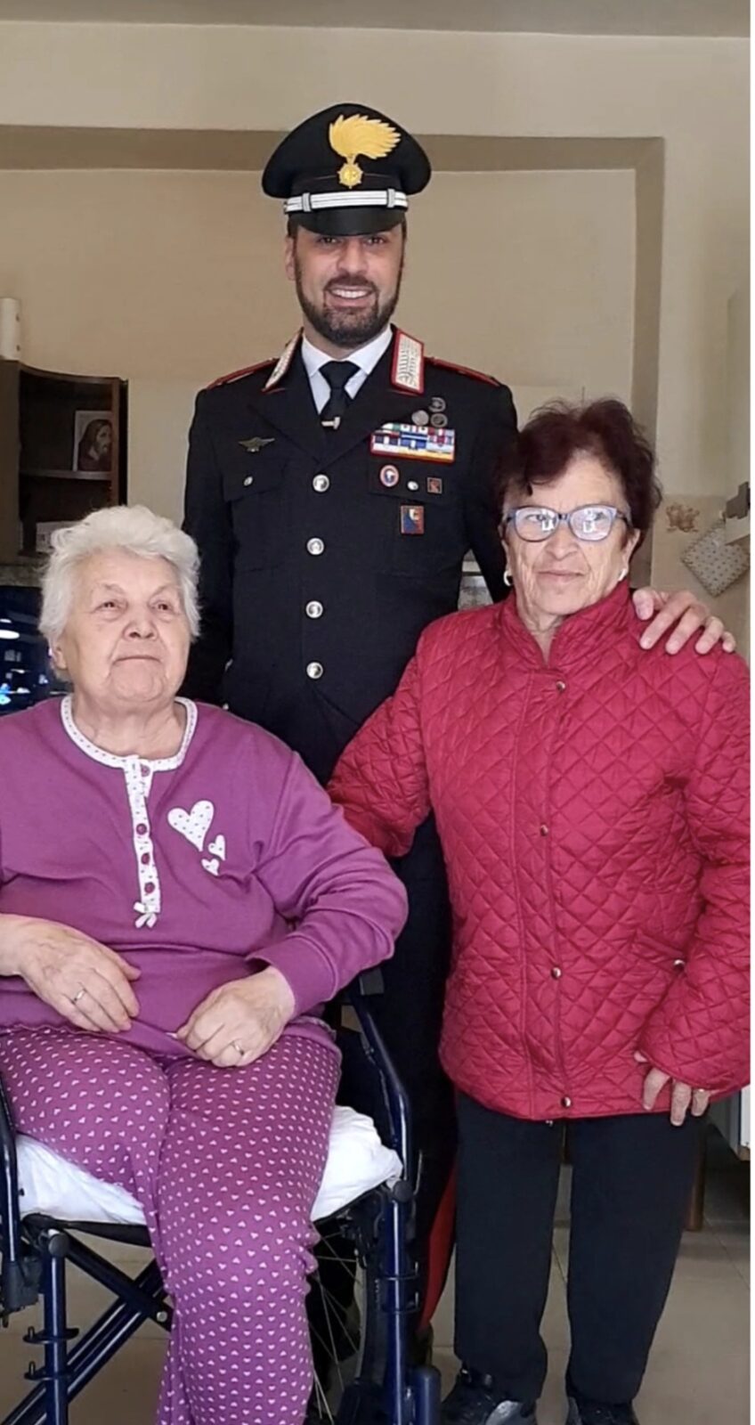 Medaglia d'argento al valore civile al Maresciallo Tusiano 1 Tusiano, sottufficiale dei Carabinieri,verrà premiato per il suo valore, dimostrato in occasione dell'aiuto offerto a due donne disabili.