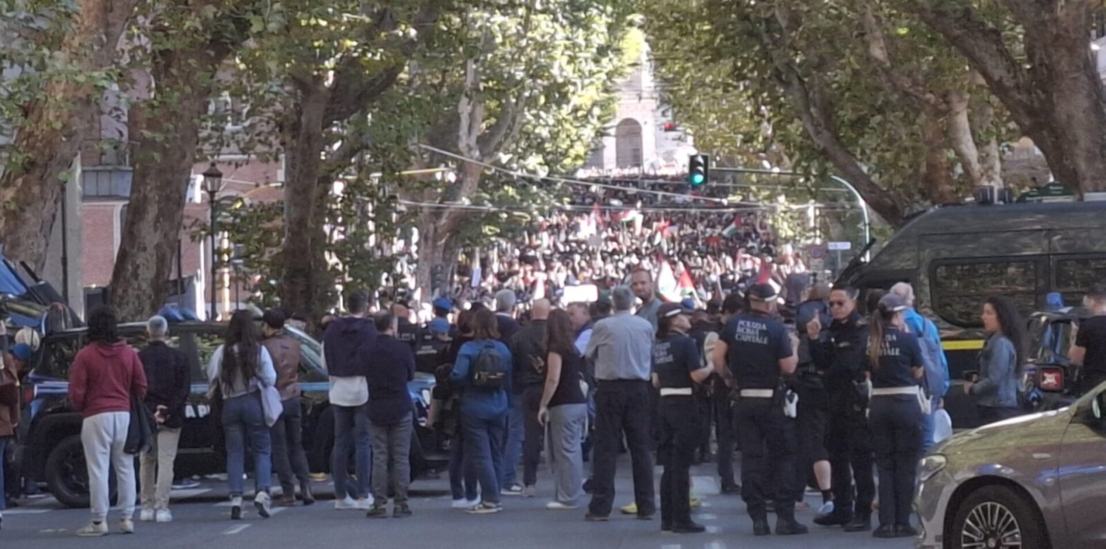 Imponente manifestazione a Roma 5 imponente manifestazione a roma 4 Difesa Magazine