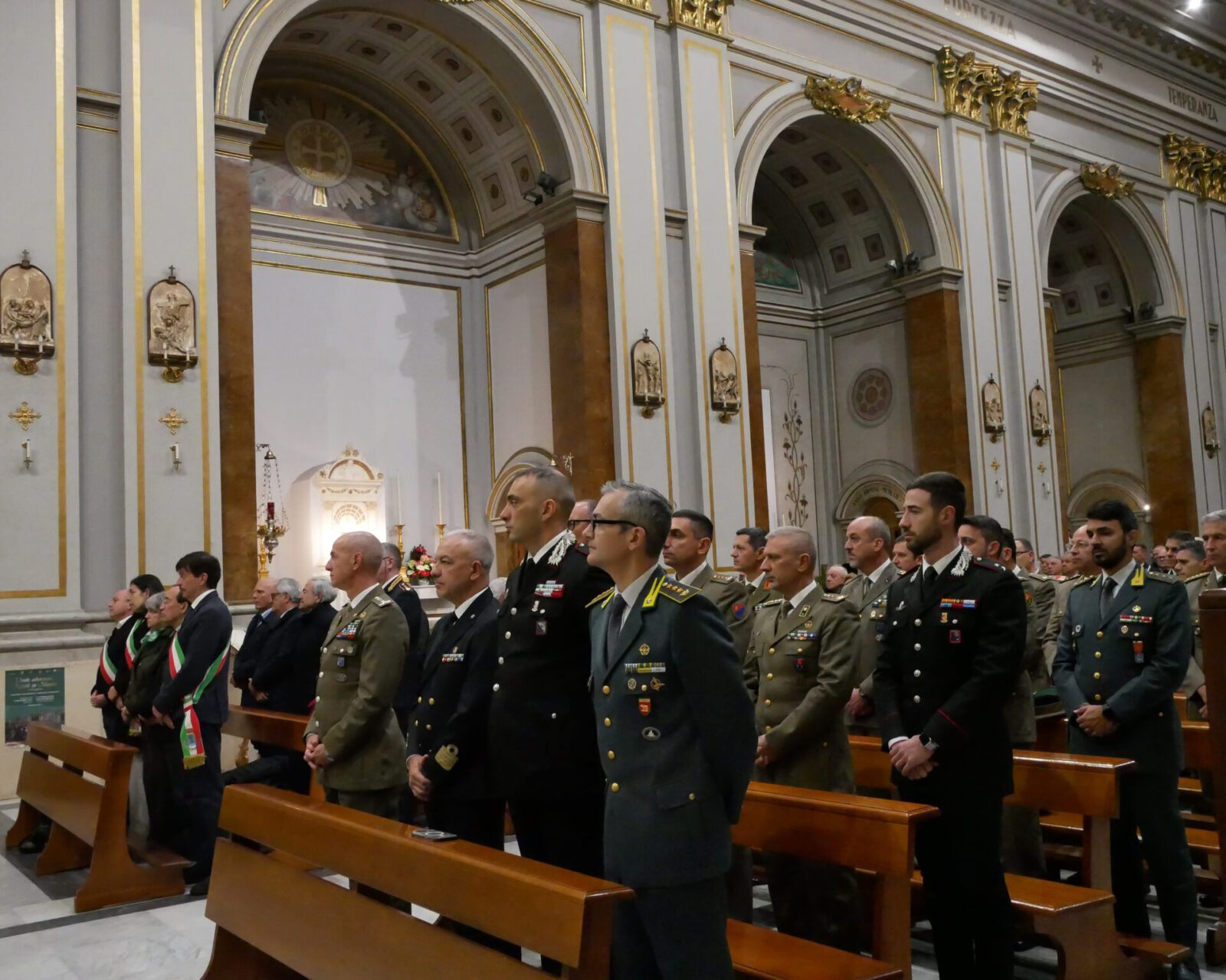 Gli Auguri di Buone Feste dal COMVIE 3 gli auguri di buone feste dal comvie 2 Difesa Magazine