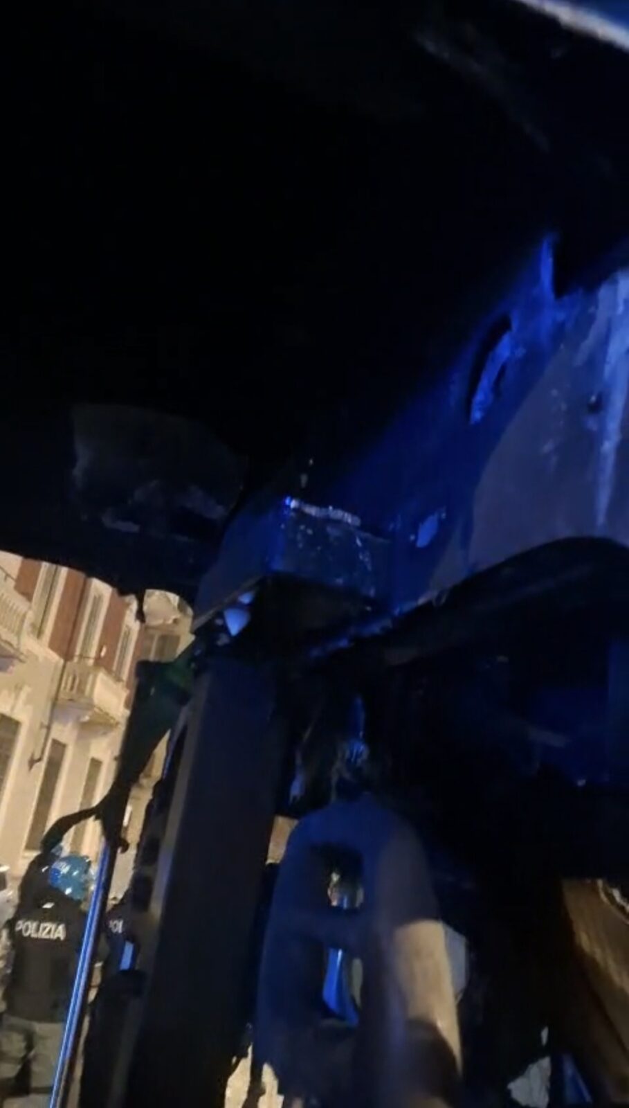 Torino, poliziotto aggredito e ferito, le sue condizioni 7 torino poliziotto aggredito e ferito le sue condizioni 6 Difesa Magazine