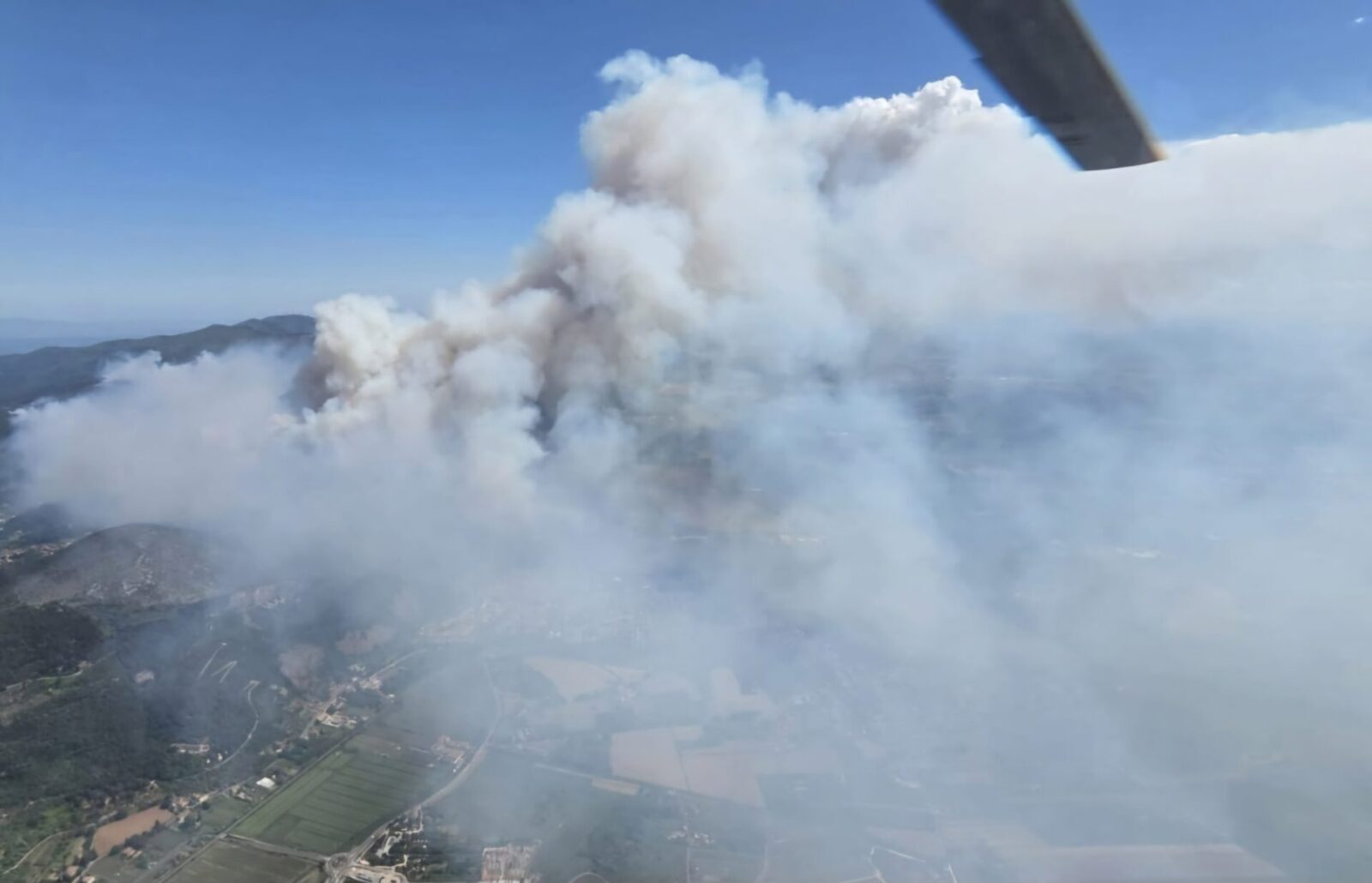 Incendio monte toscana